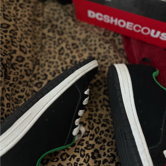 DC shoes woman’s size 5 - Picture 3 of 4